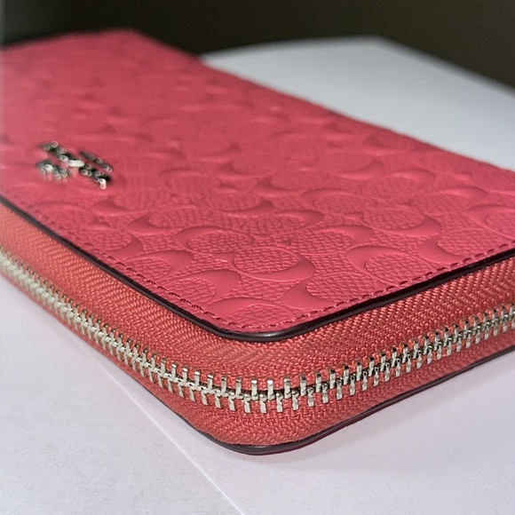 *HTF COLOR* COACH Signature Debossed Patent Leather Accordion Zip Wallet - Picture 6 of 16